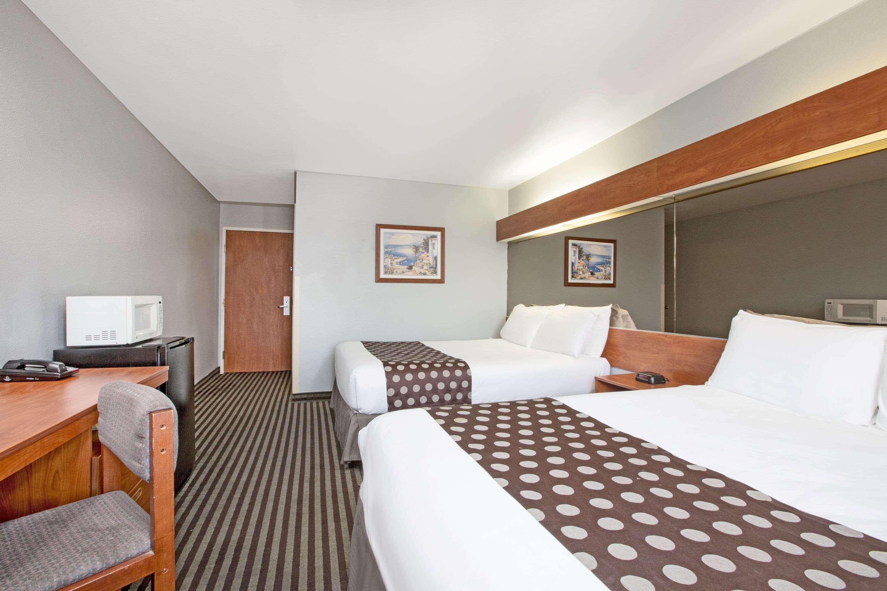 Microtel Inn & Suites By Wyndham Garland/Dallas Zewnętrze zdjęcie