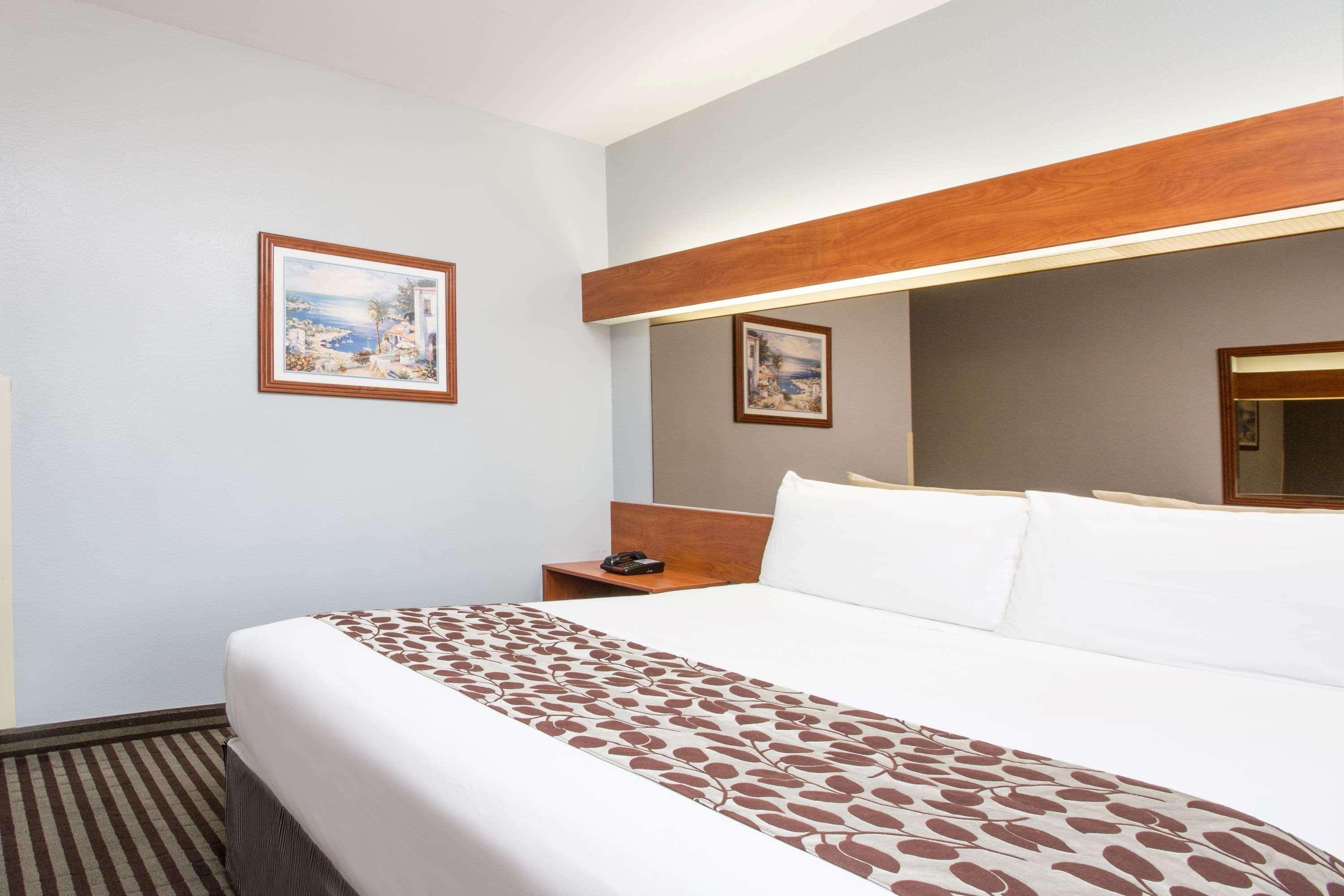 Microtel Inn & Suites By Wyndham Garland/Dallas Zewnętrze zdjęcie